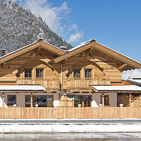 Alpenchalet Bruecke Chalet