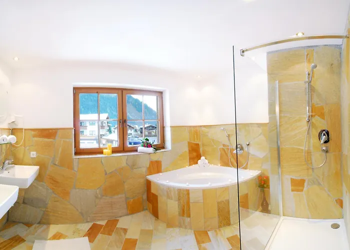 Alpenchalet Bruecke 샬레 *