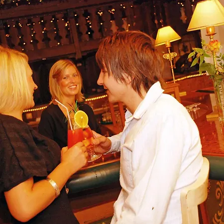 Alpenchalet Bruecke * マイヤーホーフェン